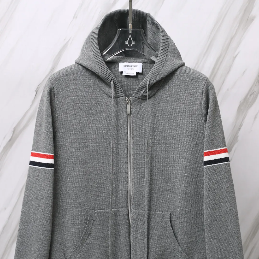 ：M 23（TB ） THOM BROWNE .TB TB Breathable Same Style ：White/Gray/Navy Blue/Black Size：1/2/3/4